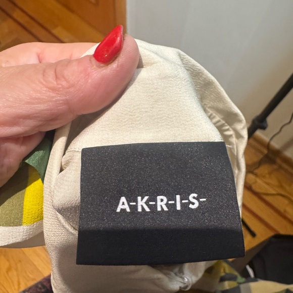 Akris Pixel Flowers Sleeveless Silk Crepe
Shirtdress 16 - Picture 16 of 16